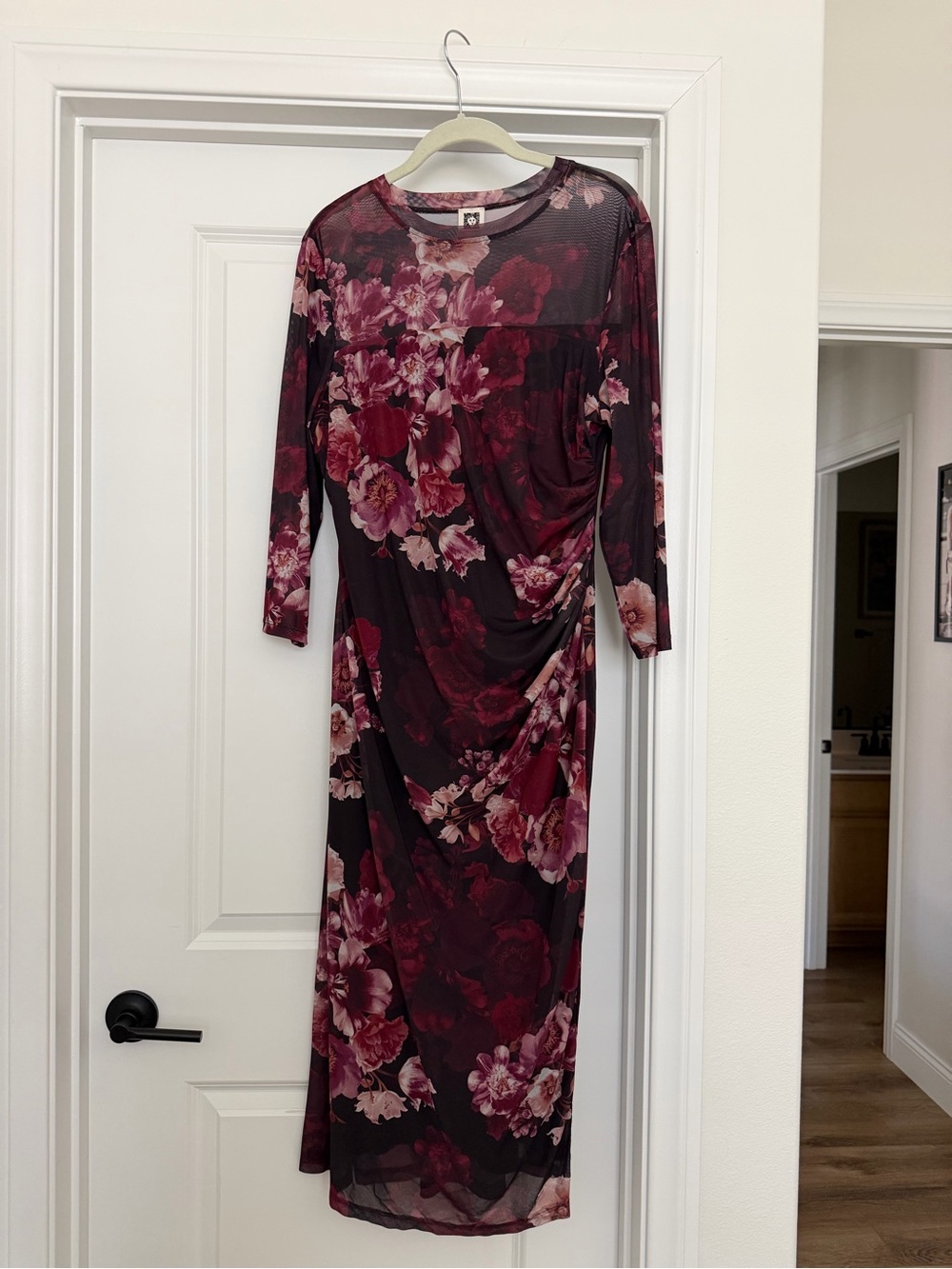 Elegant Floral Burgundy/Blk midi Dress by